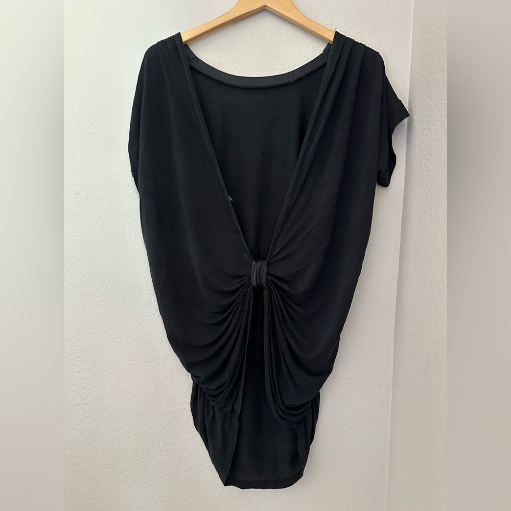 TED BAKER OPEN BACK TOP Sz 2, Feminine, Work, Career/ Black